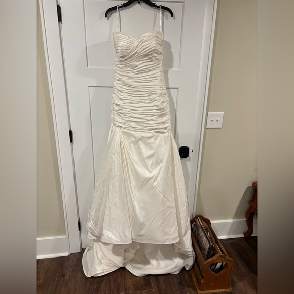 2BE Dresses & Skirts - NWT 2BE Bride Mon Cheri ivory ruched taffeta mermaid wedding dress/gown size 10